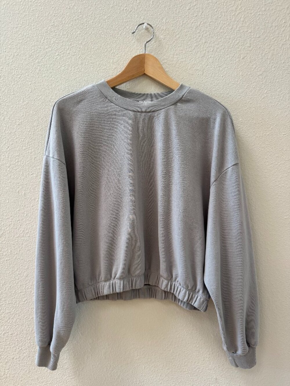H&M Cropped Grey Sweatshirt